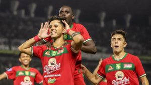 liga-1-persebaya-pertahankan-puncak-klasemen-meski-imbang-bali-united-susul-ke-3-besar