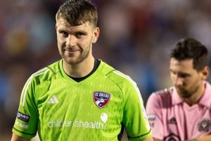 maarten-paes-perjalanan-karier-sang-kiper-belanda-di-liga-internasional