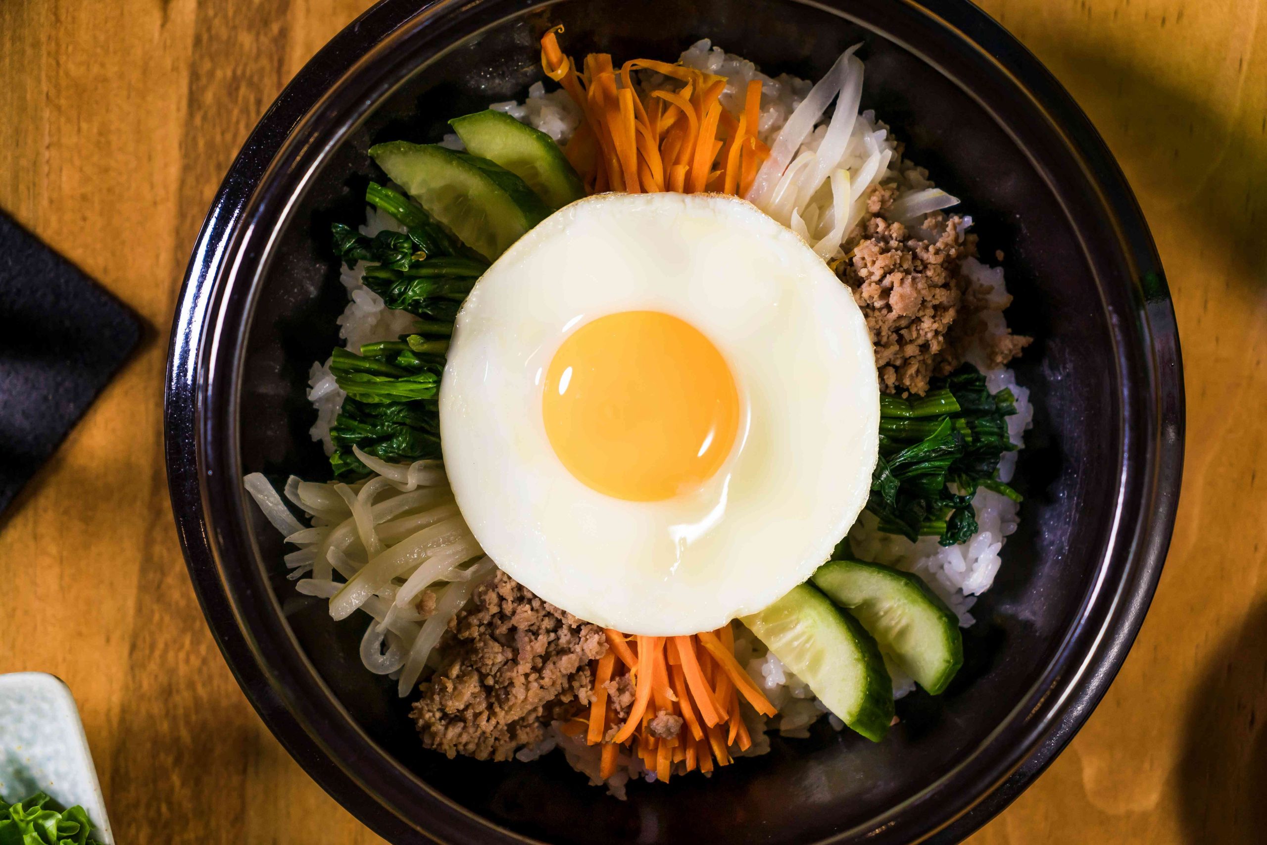 bibimbap-hidangan-tradisional-korea-dengan-harmoni-rasa-dan-warna