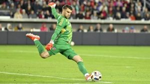 profil-maarten-paes-kiper-bertalenta-yang-mencuri-perhatian-dunia-sepak-bola