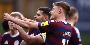 gol-spektakuler-harvey-barnes-pertahankan-rekor-tak-terkalahkan-newcastle-setelah-balikkan-keadaan-di-markas-wolves