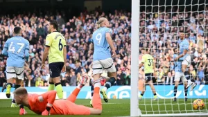 man-city-menang-tipis-haaland-bawa-timnya-ke-puncak-klasemen-liga-inggris