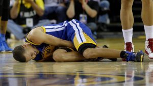 stephen-curry-akan-absen-2-laga-nba-karena-cedera-engkel