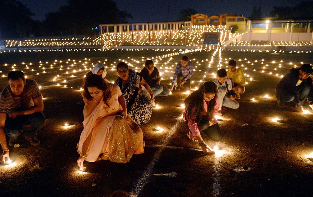 perayaan-diwali-cara-unik-komunitas-internasional-menghormati-festival-cahaya