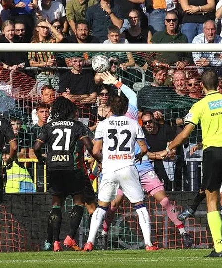 venezia-menang-2-1-atas-cagliari-zampano-dan-sverko-jadi-pahlawan