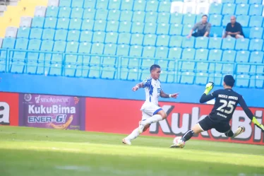 borneo-fc-dan-psis-semarang-berbagi-angka-di-stadion-batakan