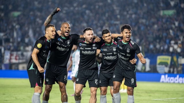 beckham-putra-bawa-persib-unggul-sementara-persib-vs-persita-1-0-di-babak-pertama