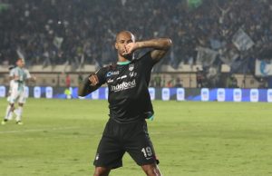 beckham-putra-bawa-persib-unggul-sementara-persib-vs-persita-1-0-di-babak-pertama