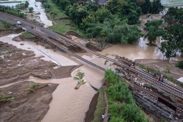 kerusakan-parah-enam-jembatan-di-batang-ambruk-diterjang-banjir