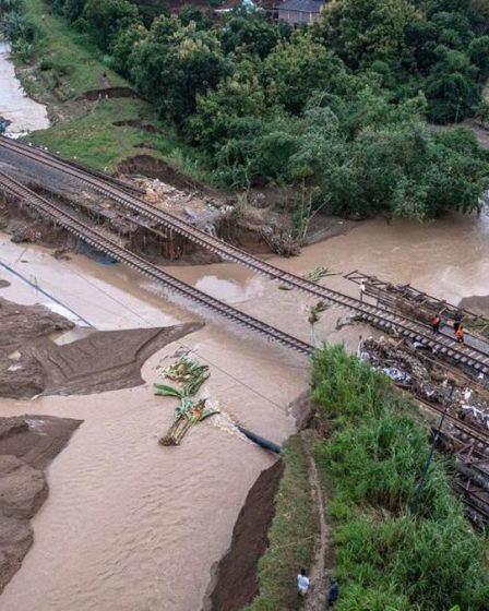 kerusakan-parah-enam-jembatan-di-batang-ambruk-diterjang-banjir