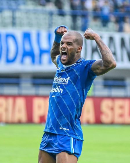 david-da-silva-bawa-persib-imbangi-persija-dengan-gol-spectacular