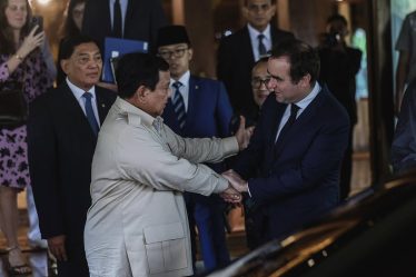 prabowo-dan-menhan-prancis-bahas-kerja-sama-pertahanan-di-hambalang