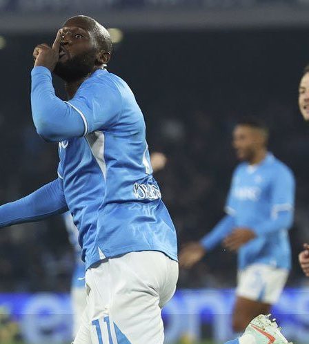 dengan-dua-kesalahan-fatal-como-dan-napoli-bermain-imbang-serie-a-kini-punya-dua-pemuncak-klasemen