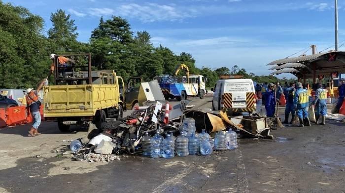 kecelakaan-maut-di-gerbang-tol-ciawi-bogor-sopir-truk-masih-kritis-korban-jiwa-dan-luka-luka-berjatuhan