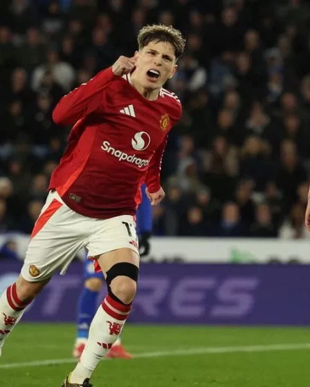 manchester-united-hancurkan-leicester-city-0-3-van-nistelrooy-makin-menderita
