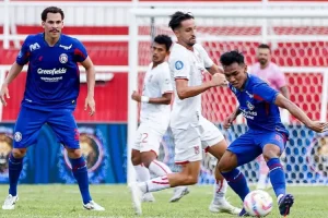 dramatis-malut-united-comeback-taklukkan-arema-fc-2-1-di-kandang-sendiri