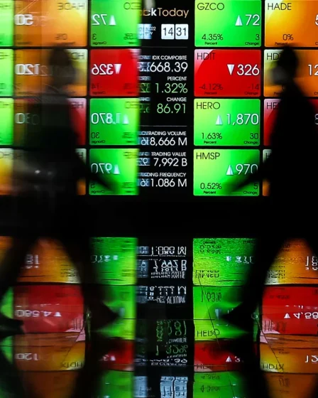 rupiah-melemah-aksi-jual-asing-dorong-ihsg-tembus-level-terendah-4-tahun