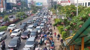 genangan-60-cm-lumpuhkan-jalan-ahmad-yani-bekasi-ribuan-kendaraan-terjebak-macet