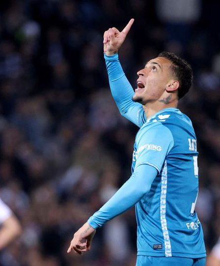 antony-bersinar-real-betis-melaju-ke-perempat-final-uefa-conference-league-berkat-gol-krusialnya