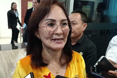 brutal-tolak-pakai-sabuk-pengaman-politisi-dprd-sumut-mencekik-pramugari-hingga-trauma